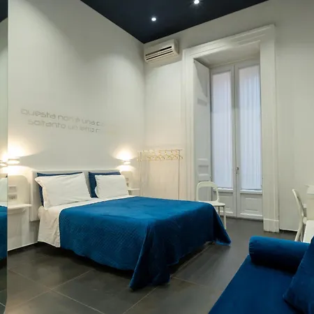 Skyhouse Chiatamone-2